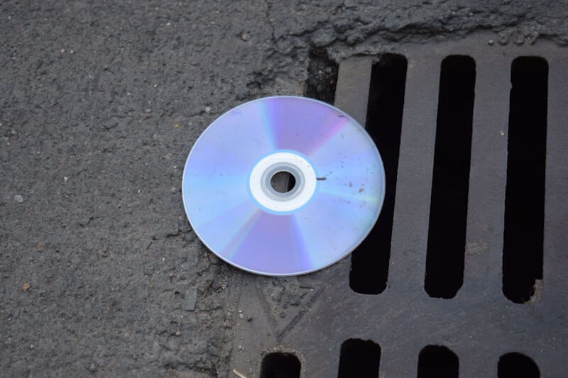 a purple disc on a road